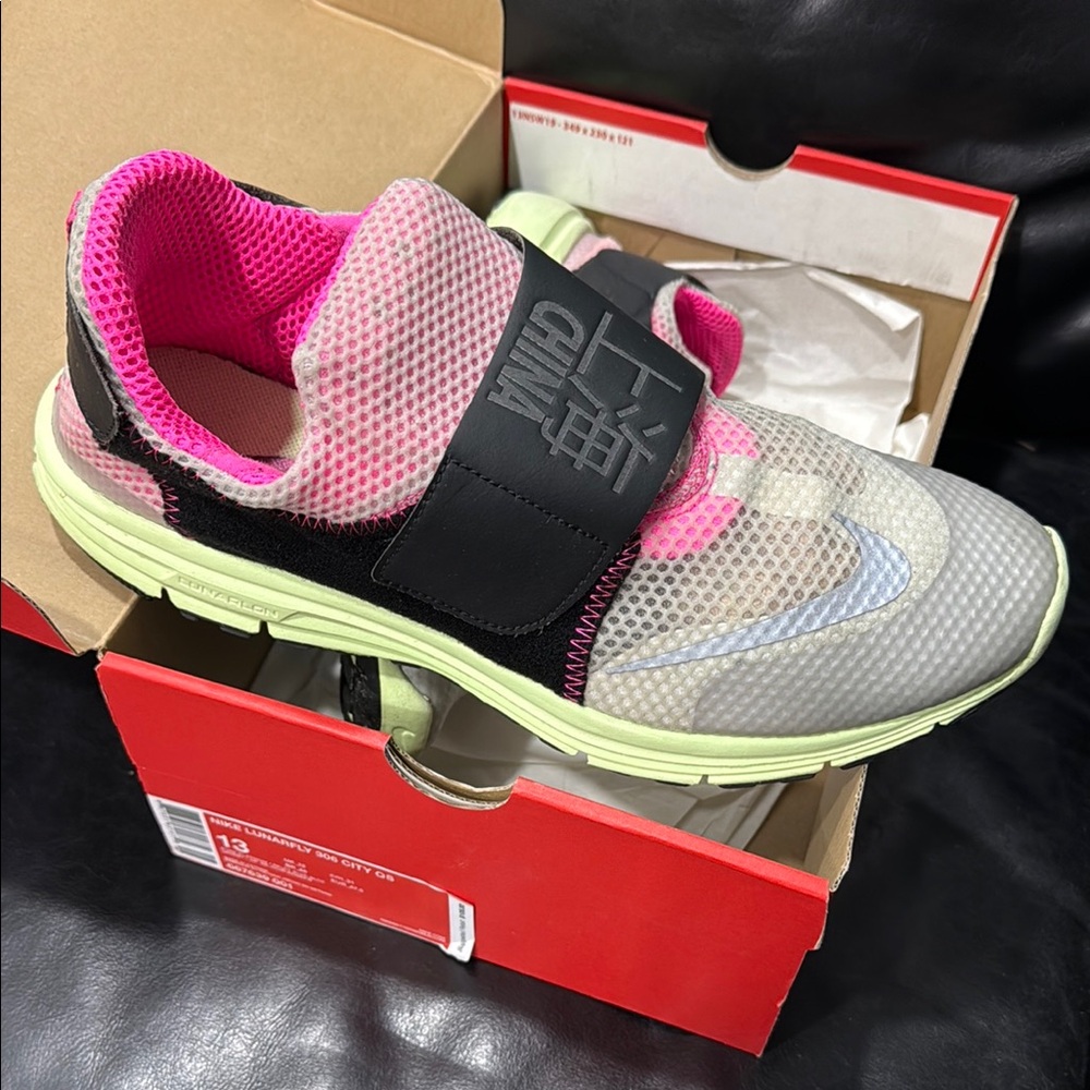 Nike Gray and Pink Sneakers with Modern Mesh Design